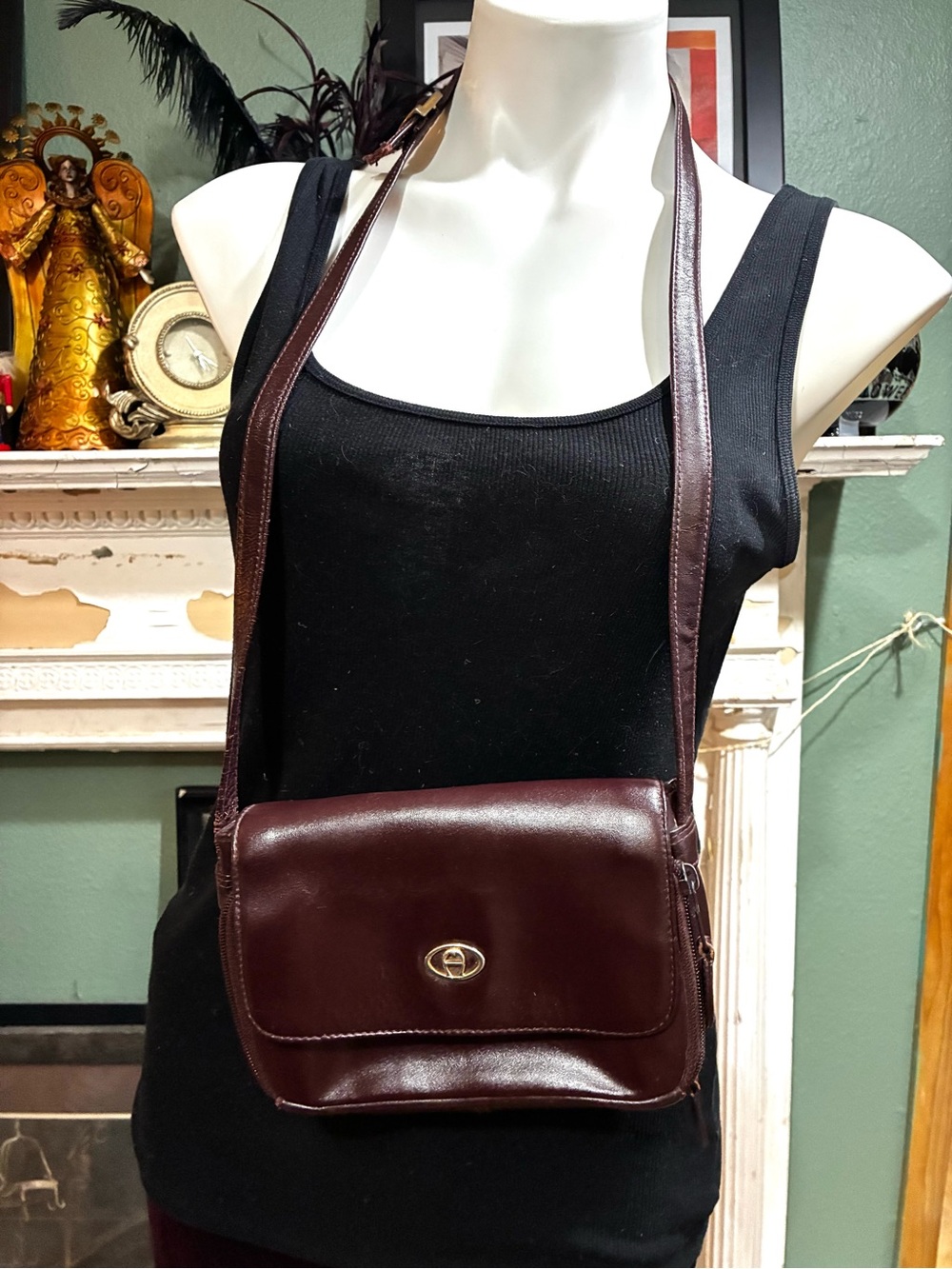 Vintage Aigner Leather Crossbody Bag in Dark burgundy**read